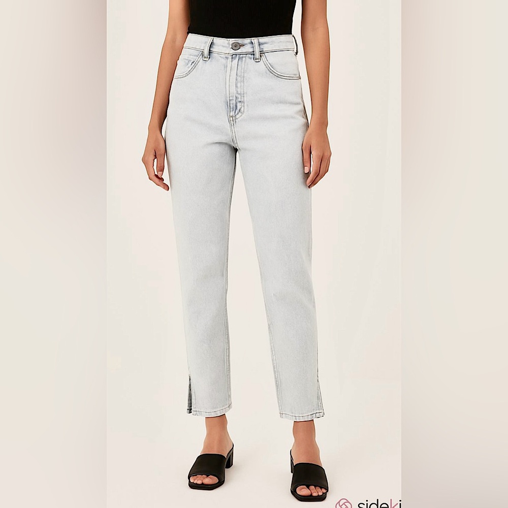 Valentino Jeans Light Acid Wash SZ 36 Luxury Designer 90’s Grunge Denim Jeans